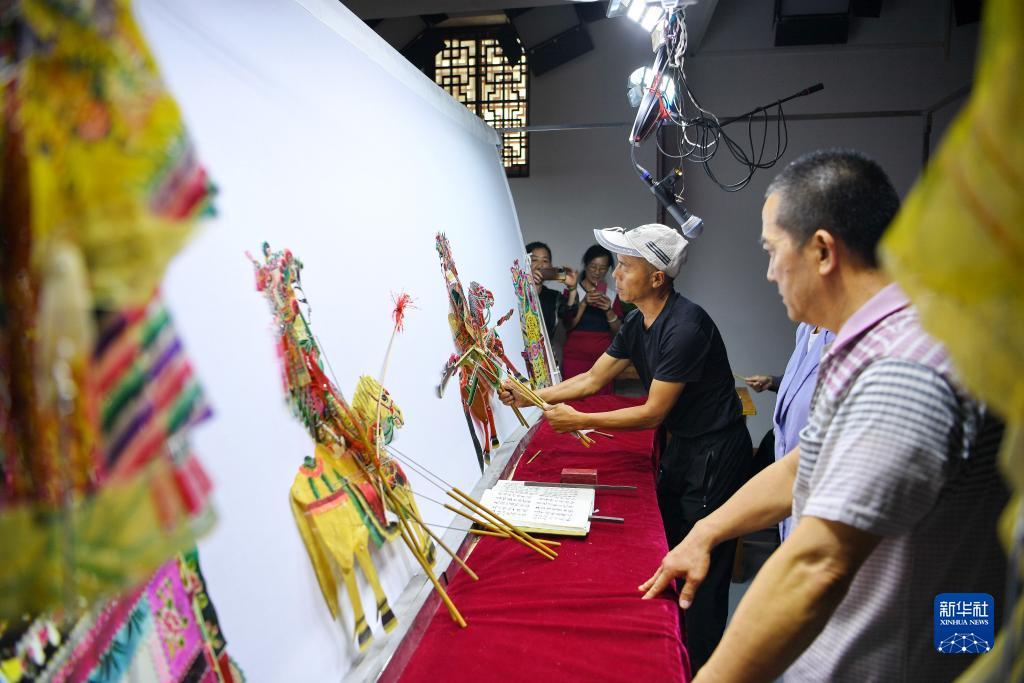 亿鑫棋牌下载